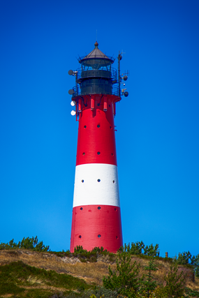 夏日红色灯塔建筑摄影图片